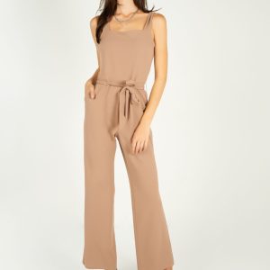 combinaison femme élégante